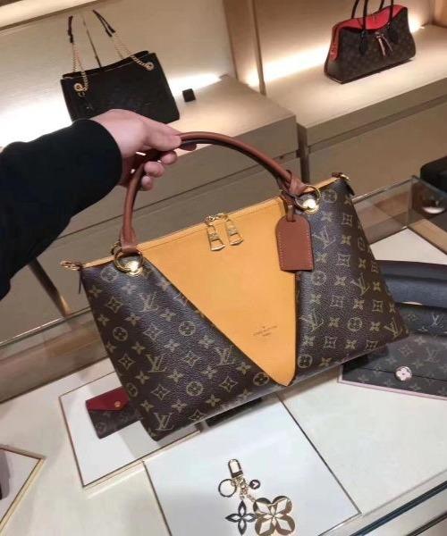 LV V Tote MM Monogram Safran